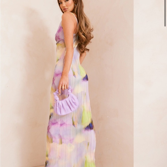 PrettyLittleThing Multi Watercolour Plisse Strappy Maxi Dress - Picture 2 of 5